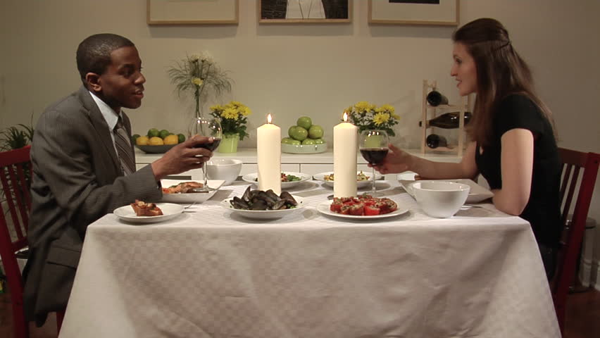 couple-having-dinner